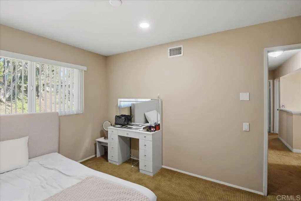 https://cdn.realtyfeed.com/cdn/127/307098218/d41f4261d4c22ee8abb3b0757d425298.webp
