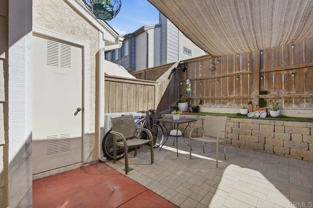 2120 Kings View Circle, Spring Valley, CA 91977 2120 Kings View Circle, Spring Valley, CA 91977