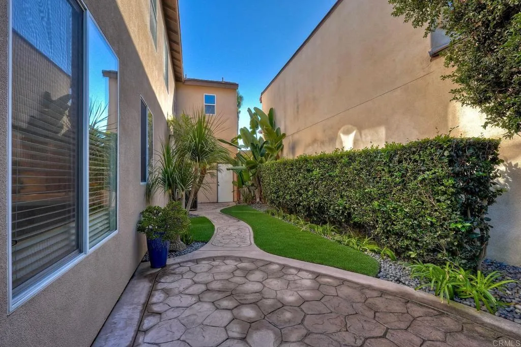 https://cdn.realtyfeed.com/cdn/127/307098484/25e7ee54de12d69901635d8c89680d96.webp