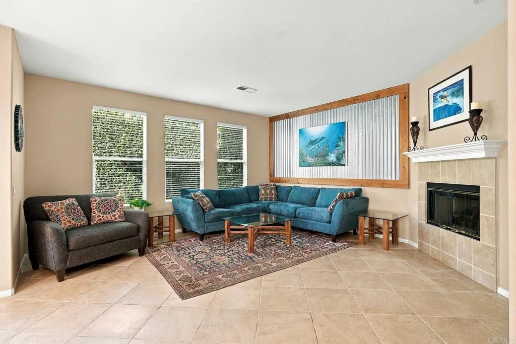 https://cdn.realtyfeed.com/cdn/127/307098484/713bb8faa9aaf2db42d18524048b2bf3.webp