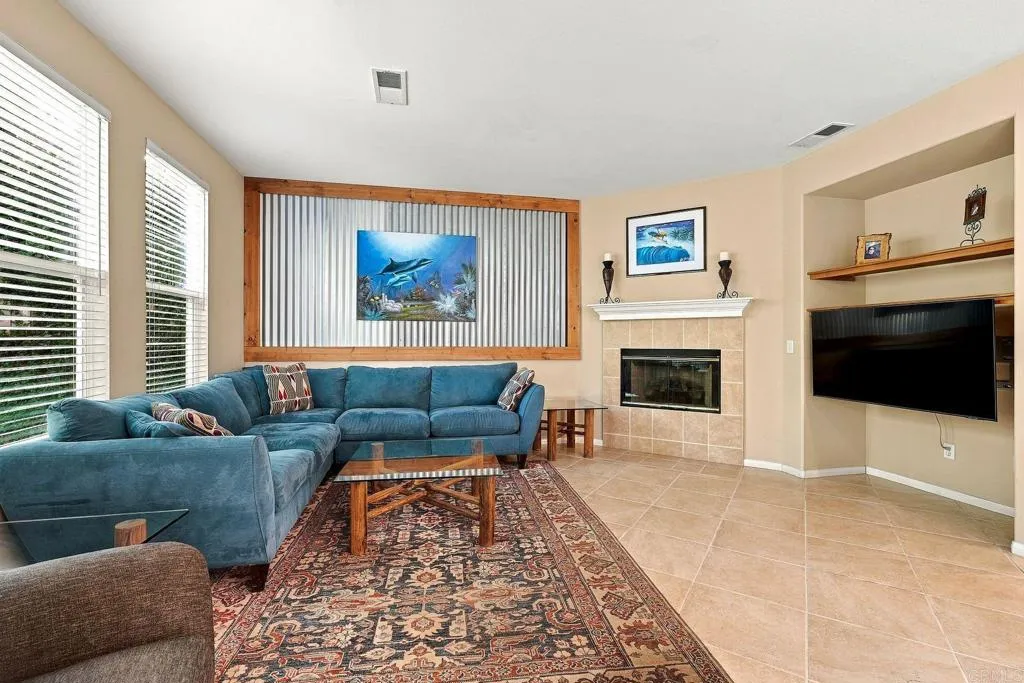 https://cdn.realtyfeed.com/cdn/127/307098484/7a2073441f240a4faab0d6f9338de03e.webp