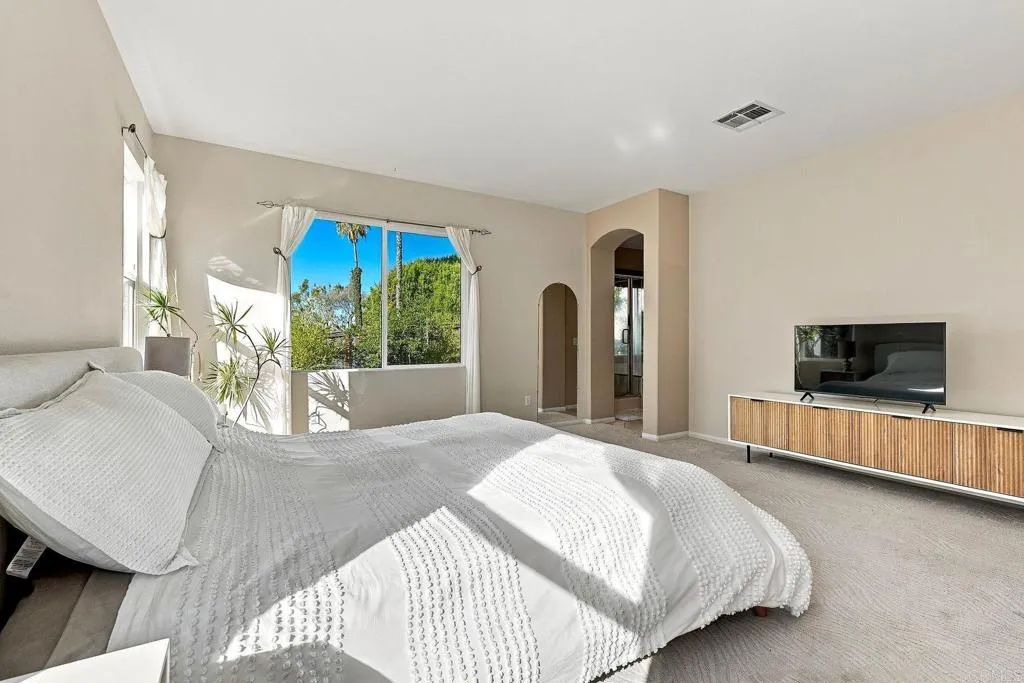 https://cdn.realtyfeed.com/cdn/127/307098484/7dc2338501197de0df47c2f94fedeef5.webp