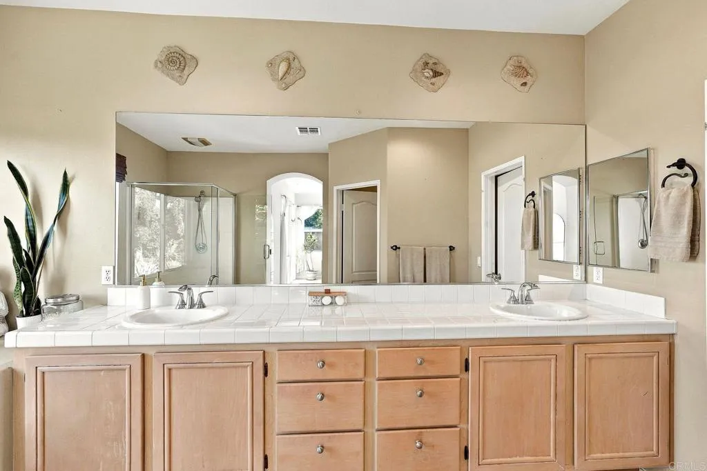 https://cdn.realtyfeed.com/cdn/127/307098484/8b2d5c12aad5c4c9017376abb4556ef3.webp