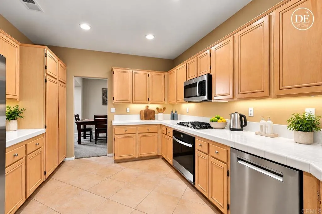 https://cdn.realtyfeed.com/cdn/127/307098484/c069f1d870a186ab67d143cac5c84d75.webp