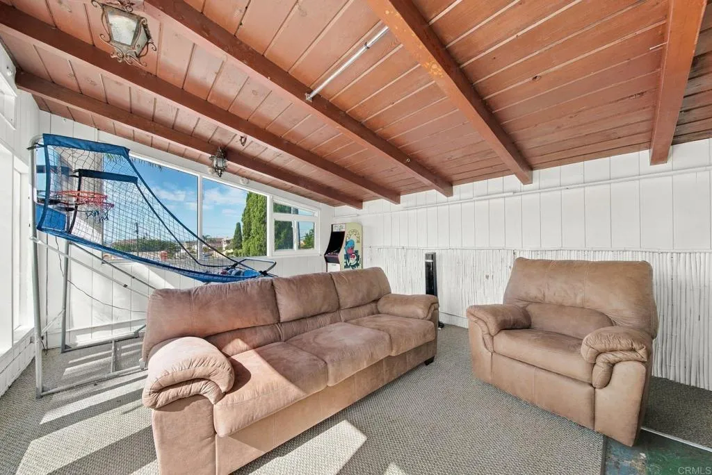 2570 Burgener Boulevard, San Diego, CA 92110 2570 Burgener Boulevard, San Diego, CA 92110