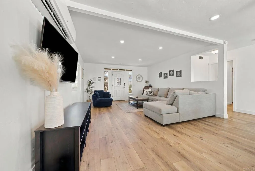 2570 Burgener Boulevard, San Diego, CA 92110 2570 Burgener Boulevard, San Diego, CA 92110