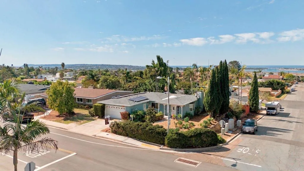 2570 Burgener Boulevard, San Diego, CA 92110 2570 Burgener Boulevard, San Diego, CA 92110