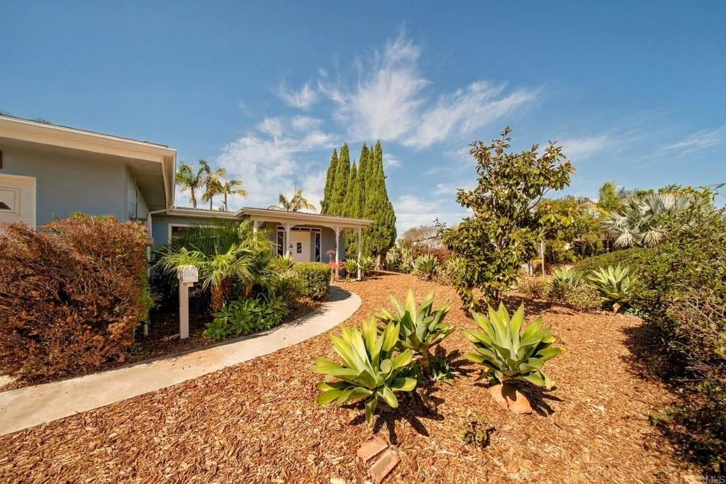 2570 Burgener Boulevard, San Diego, CA 92110 2570 Burgener Boulevard, San Diego, CA 92110