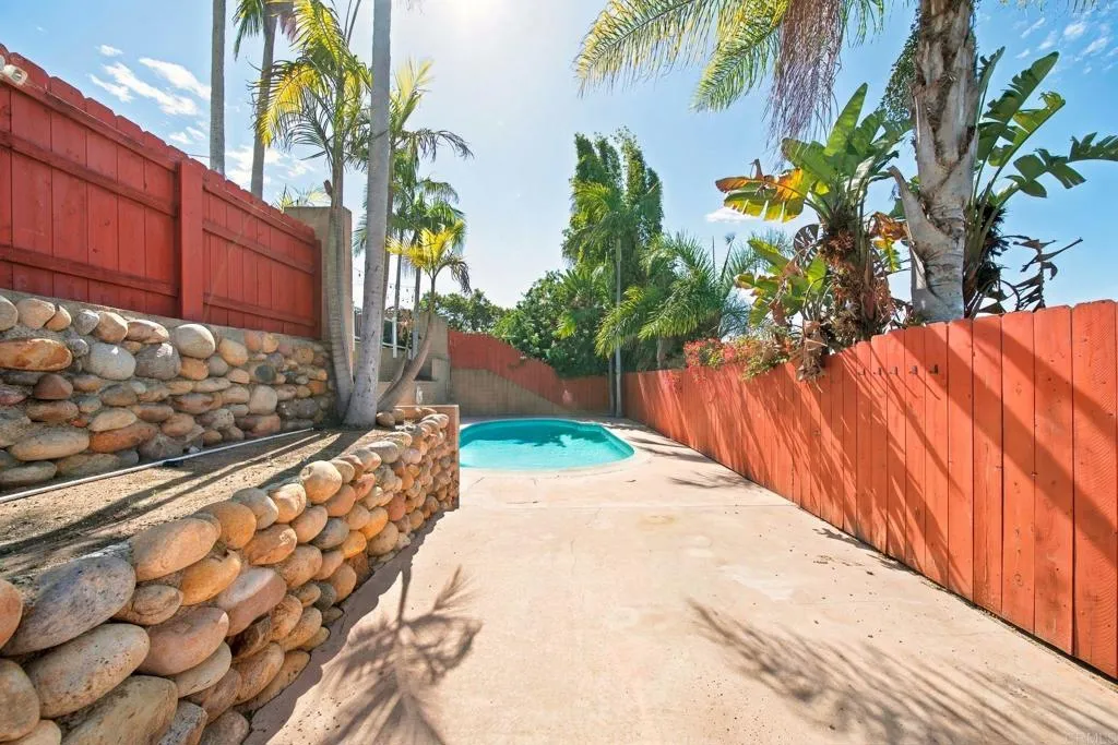 2570 Burgener Boulevard, San Diego, CA 92110 2570 Burgener Boulevard, San Diego, CA 92110
