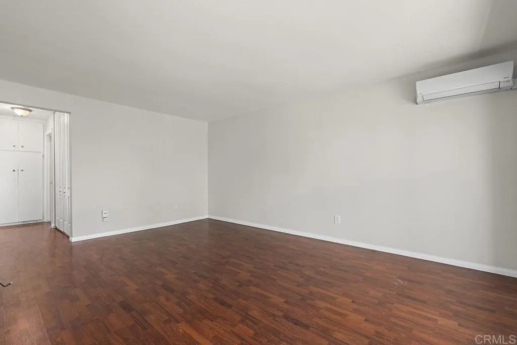 https://cdn.realtyfeed.com/cdn/127/307098585/8f883fc637f22e445b4bd62215eaedcb.webp
