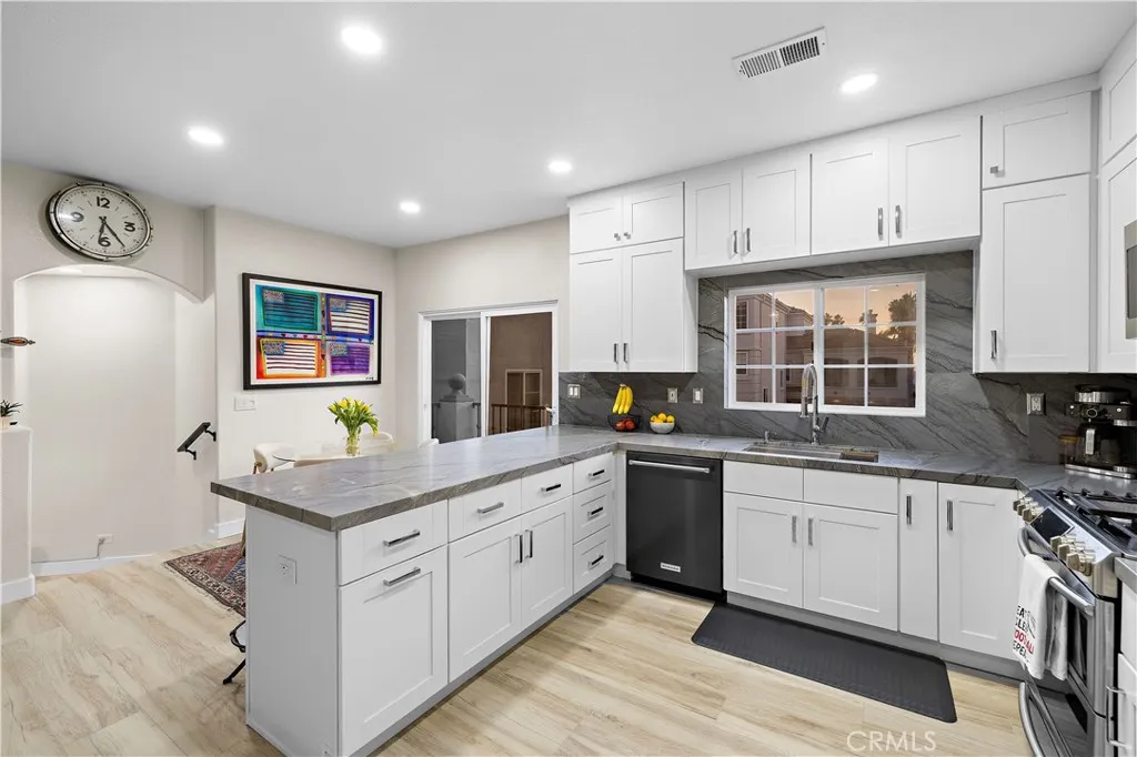 https://cdn.realtyfeed.com/cdn/127/307098593/9dab9230c181e784d8ea912bf18a27fe.webp