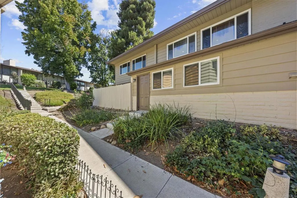 https://cdn.realtyfeed.com/cdn/127/307098749/8c4538cdefc8edef73c2c044455aeff2.webp