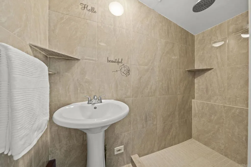 https://cdn.realtyfeed.com/cdn/127/307098749/a3f6cd92cebc745956a9458349a0073a.webp