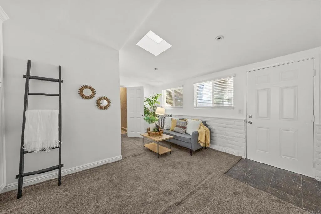 https://cdn.realtyfeed.com/cdn/127/307098749/cc4bb29829a40861b1c64c4f2ddbc1c2.webp