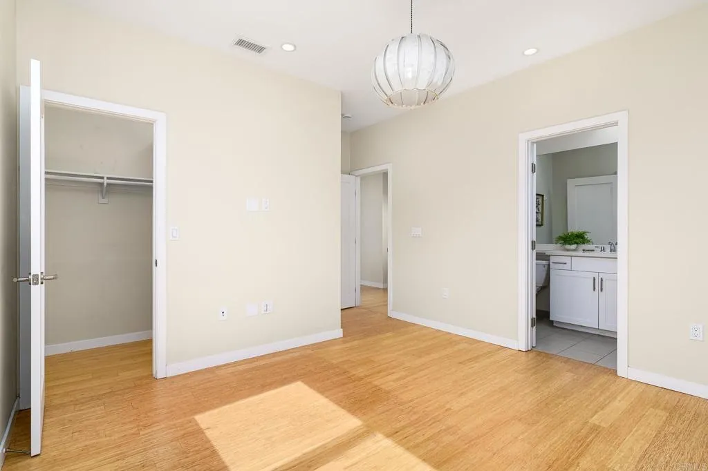 https://cdn.realtyfeed.com/cdn/127/307098855/1f577872bb682523c4b7ce319ce3bfb3.webp