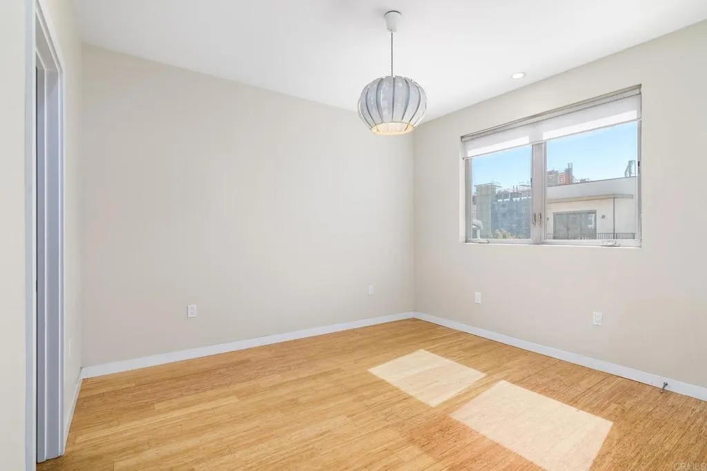 https://cdn.realtyfeed.com/cdn/127/307098855/907ad258c71cc346b0cac2119b6cc425.webp