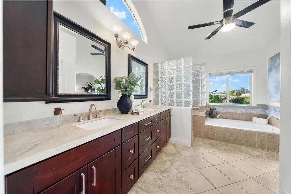 https://cdn.realtyfeed.com/cdn/127/307099195/02c00d8e37029641d73a8e2ad193883b.webp