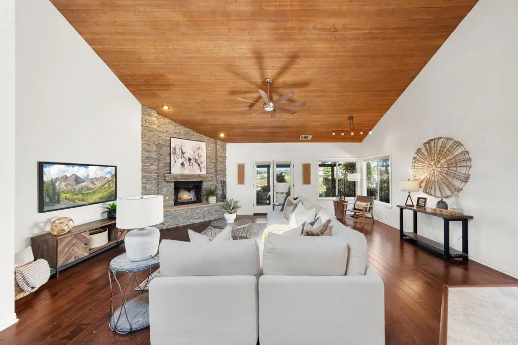 https://cdn.realtyfeed.com/cdn/127/307099195/656cbd99f78c596c0809bbe4308df499.webp