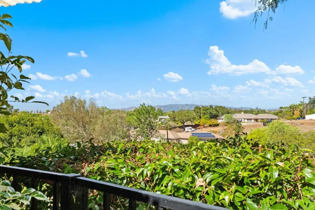 https://cdn.realtyfeed.com/cdn/127/307099195/72fa5868ccb05a2c4cdc2ae086533f26.webp