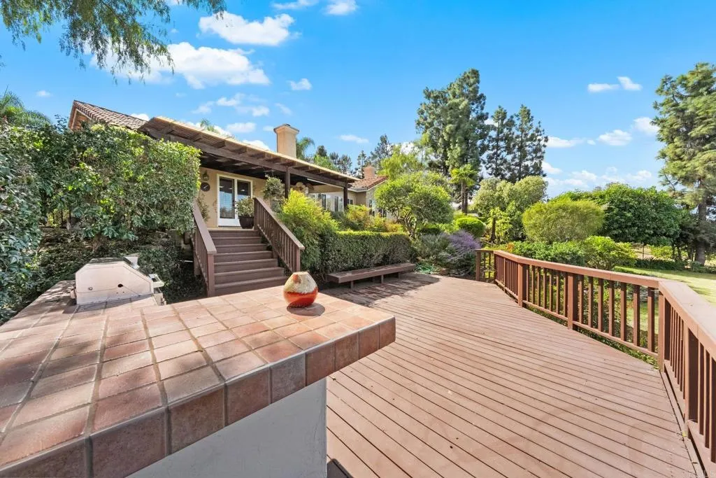 https://cdn.realtyfeed.com/cdn/127/307099195/a5924a6e82b1328fe4fe2f9a44309c26.webp