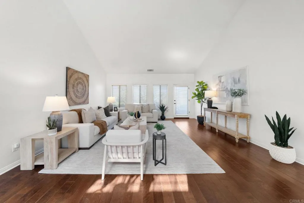 https://cdn.realtyfeed.com/cdn/127/307099195/b1ef8f33f82326e92e67522db76de3fb.webp