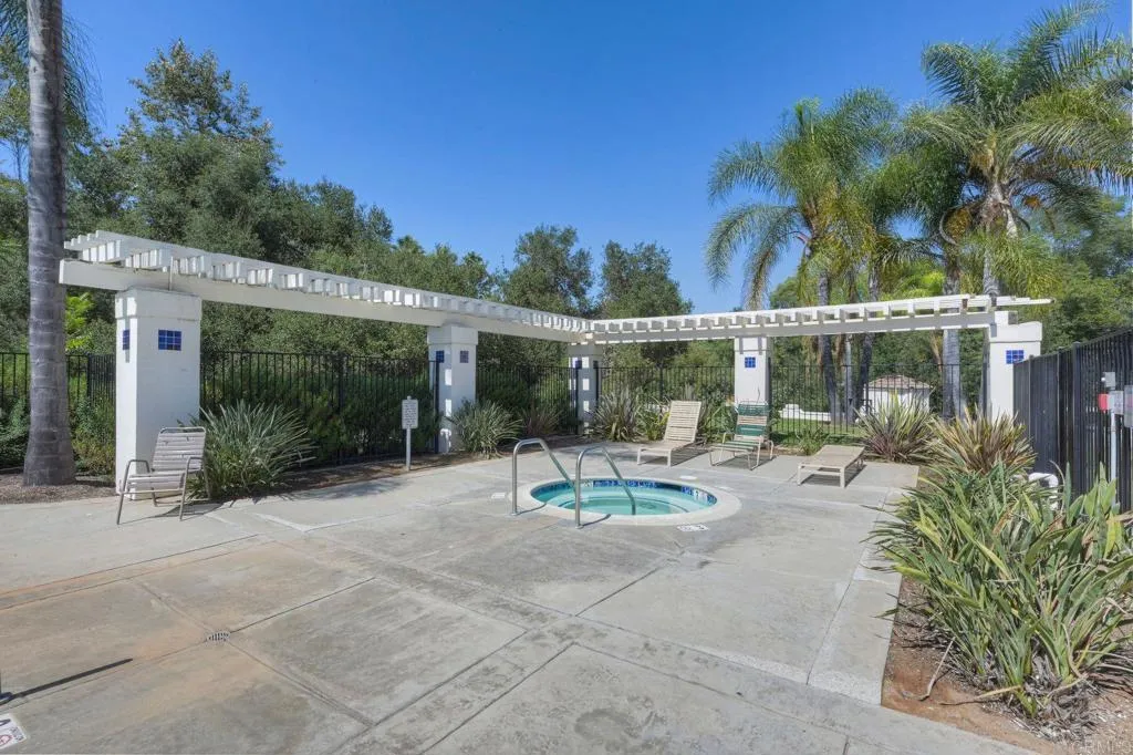 https://cdn.realtyfeed.com/cdn/127/307099252/0dc57118f97413143d241ddaf242bd2a.webp