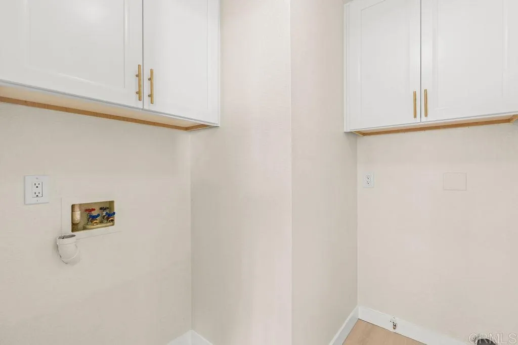 https://cdn.realtyfeed.com/cdn/127/307099279/f31819ecca389439c2b0b58204eab4e4.webp
