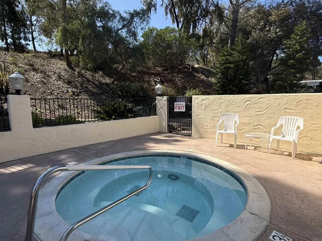 2299 Lindsay Drive, Carlsbad, CA 92008 - Photo 3 of 7, Carlsbad, CA