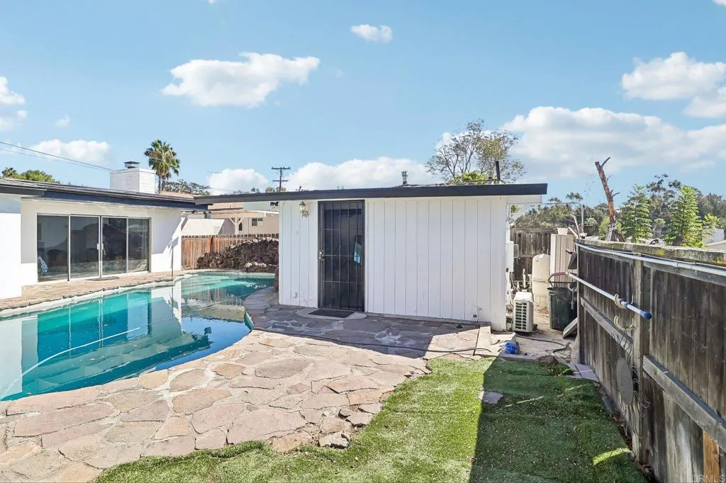 9535 Lakeview Drive, La Mesa, CA 91942 - Photo 3 of 24, La Mesa, CA