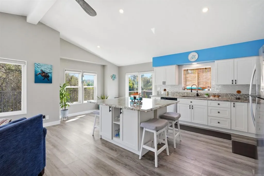 2326 Azure Lane, Vista, CA 92081 - Photo 5 of 30, Vista, CA