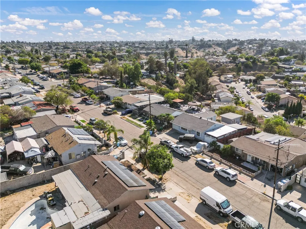 https://cdn.realtyfeed.com/cdn/127/307099586/5f1a6e274b92c64bd104609a038c3ec0.webp