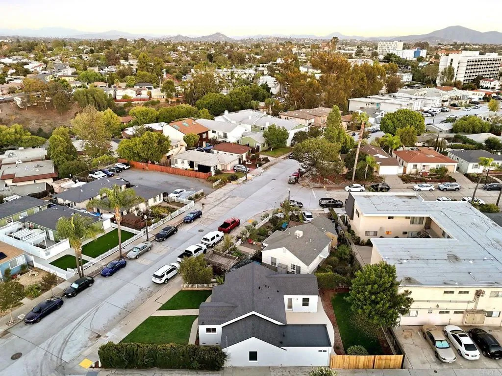 https://cdn.realtyfeed.com/cdn/127/307099772/5c04fd5de12bbb3afd84ff9a8d82bbc0.webp
