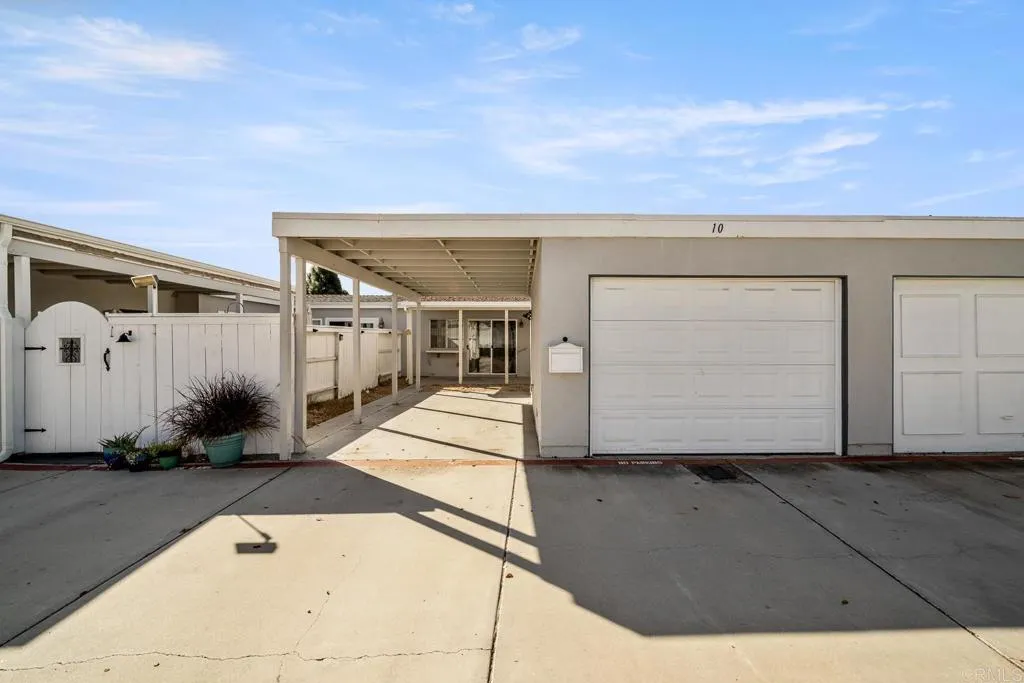 3875 Vista Campana South Unit 10, Oceanside, CA 92057 - Main photo, Oceanside, CA