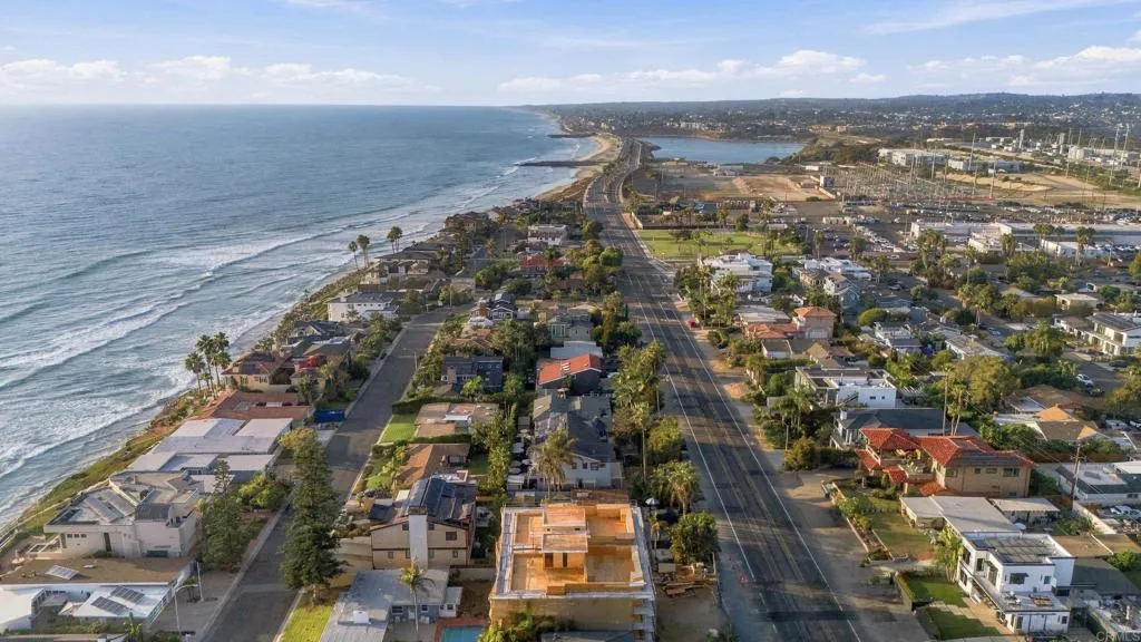 5211 Carlsbad Boulevard, Carlsbad, CA 92008