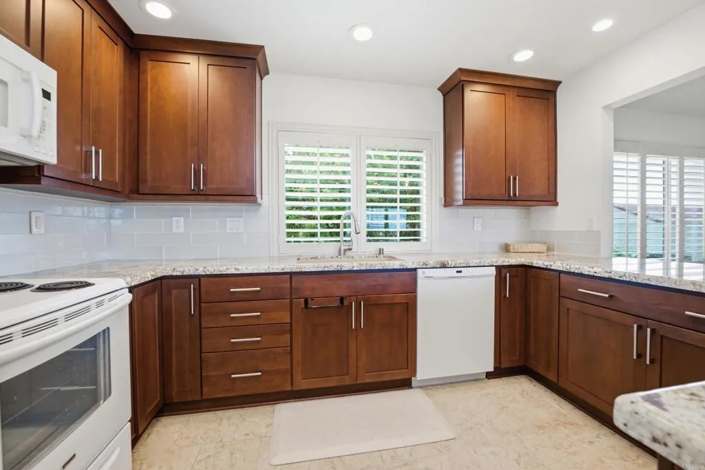 https://cdn.realtyfeed.com/cdn/127/307099985/fd18f648bb740d8ac3d287182fc21685.webp
