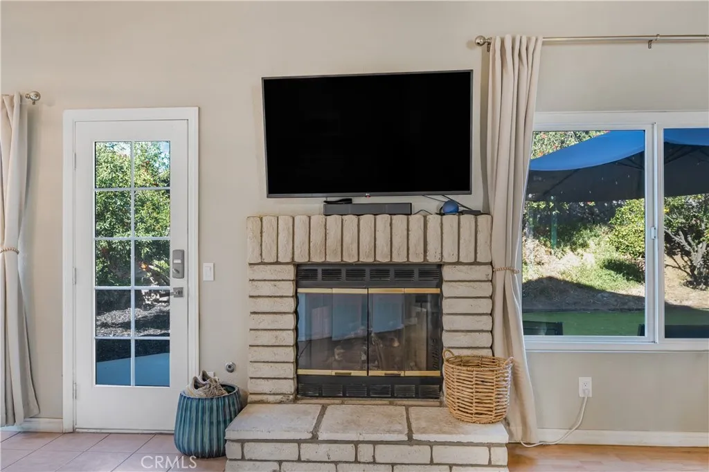 https://cdn.realtyfeed.com/cdn/127/307100040/ceb3e049b24b77b1789f7107259c18dc.webp