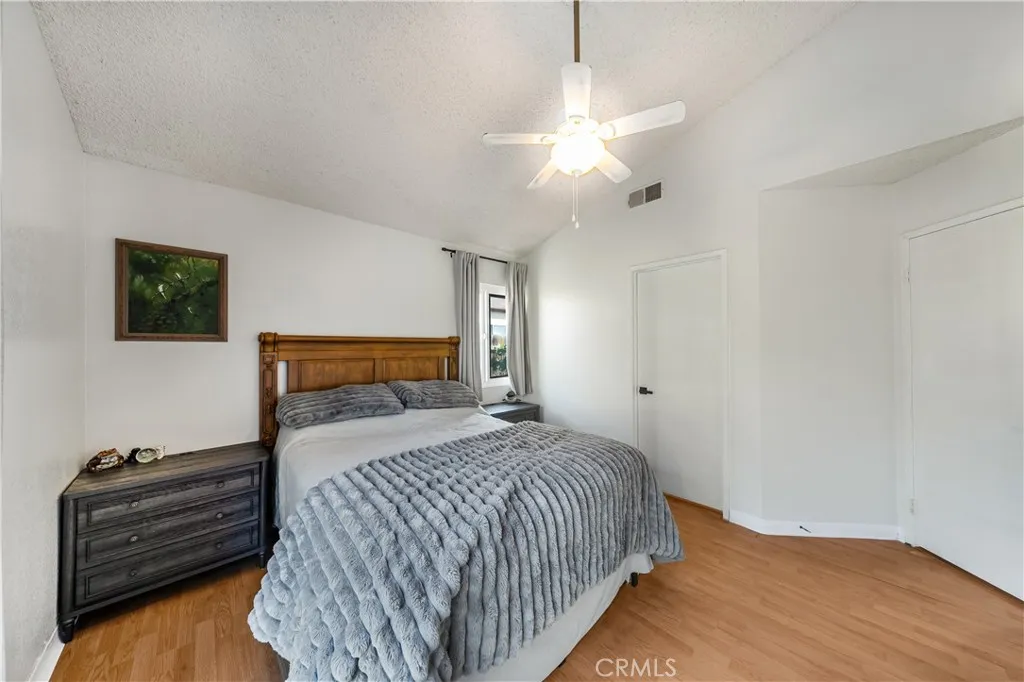 https://cdn.realtyfeed.com/cdn/127/307100040/e33e9125df28679d4a0f3d1abcd4c433.webp