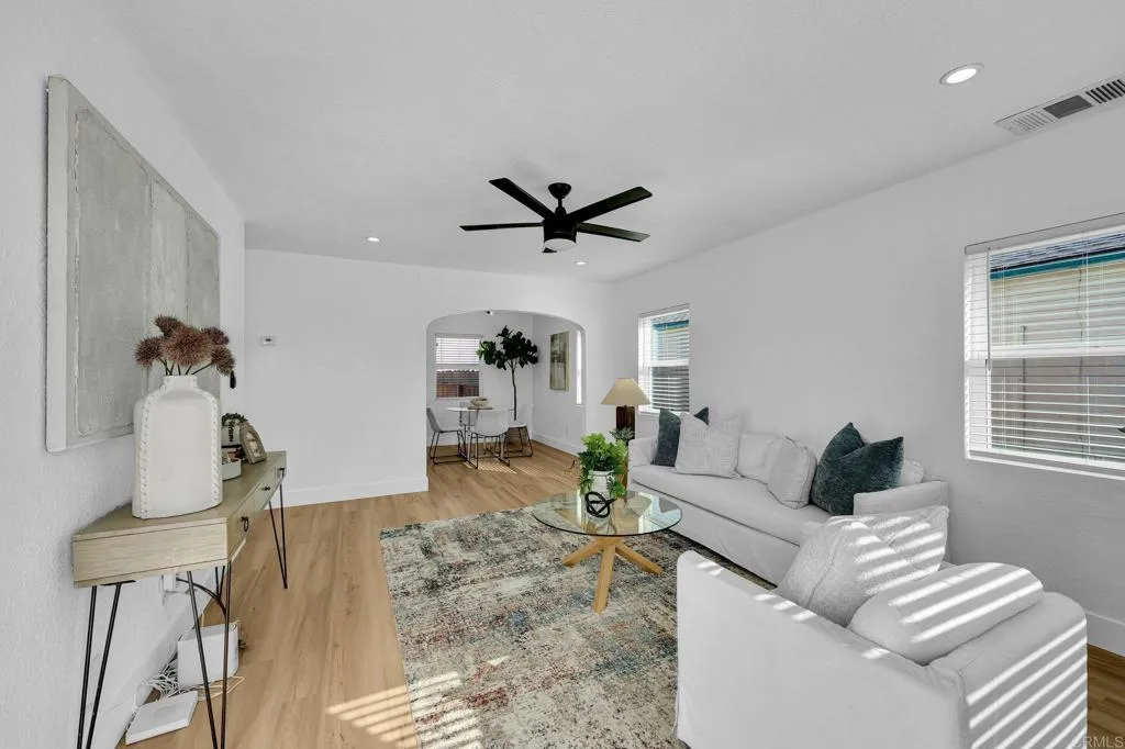 https://cdn.realtyfeed.com/cdn/127/307100163/3af48e3de69c4d0207ea214ca4da077a.webp