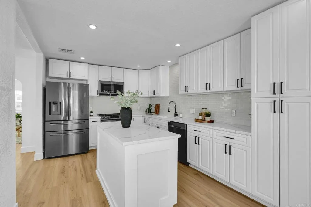 https://cdn.realtyfeed.com/cdn/127/307100163/81d1b8748789efa6000528a04d549a4a.webp