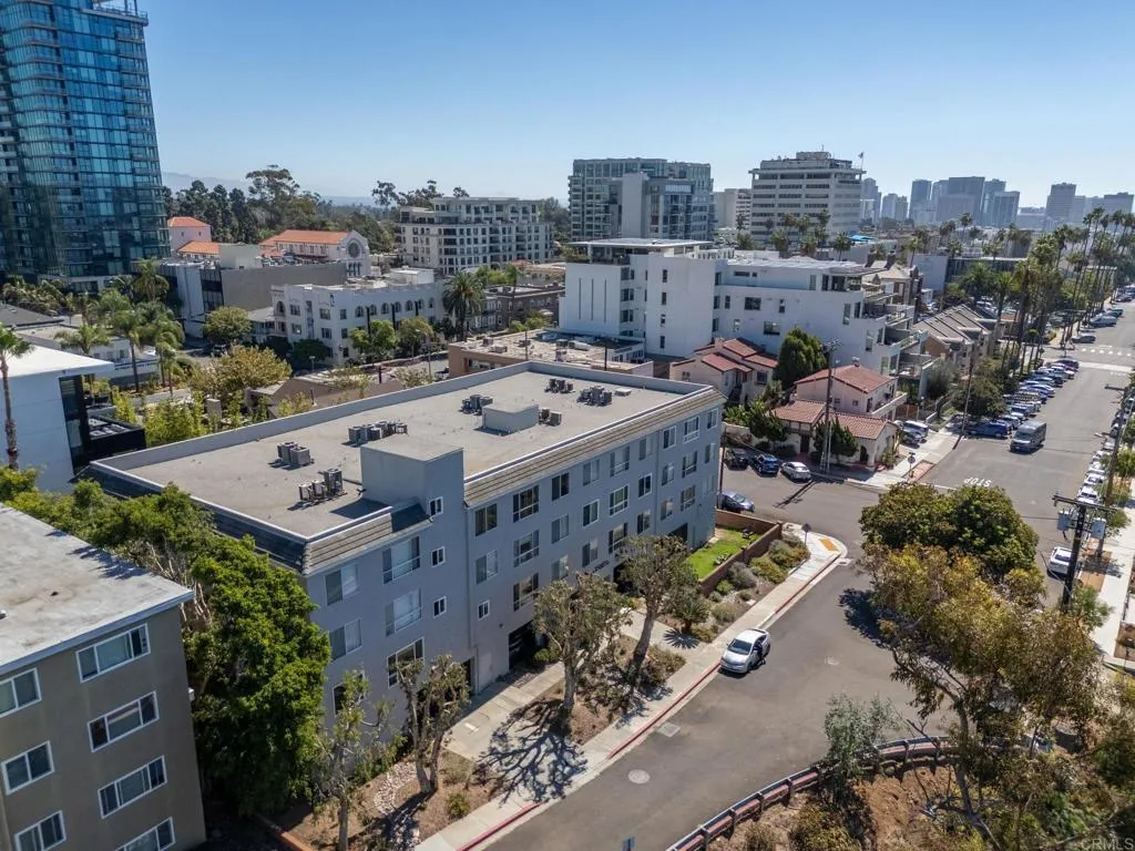 https://cdn.realtyfeed.com/cdn/127/307100185/2fdbce3f24896cfba272bfdc67723e03.webp