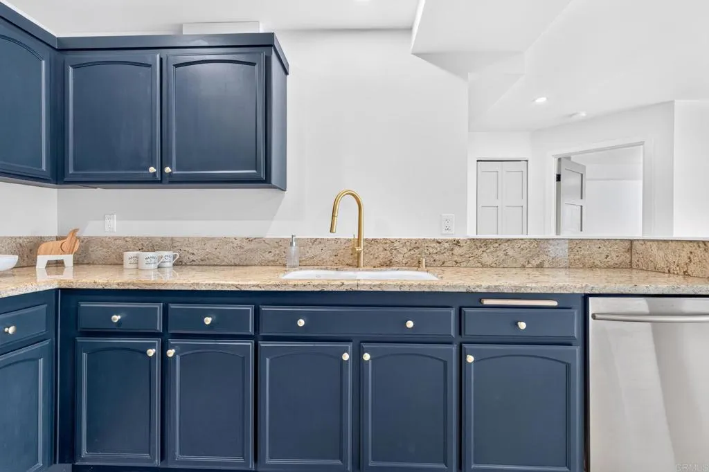 https://cdn.realtyfeed.com/cdn/127/307100185/def5bda11ea8a301262154180239bc1f.webp