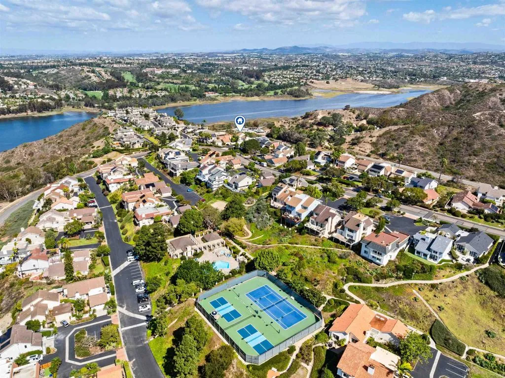 https://cdn.realtyfeed.com/cdn/127/307100307/0949301099fbcc753ee35052603816f9.webp