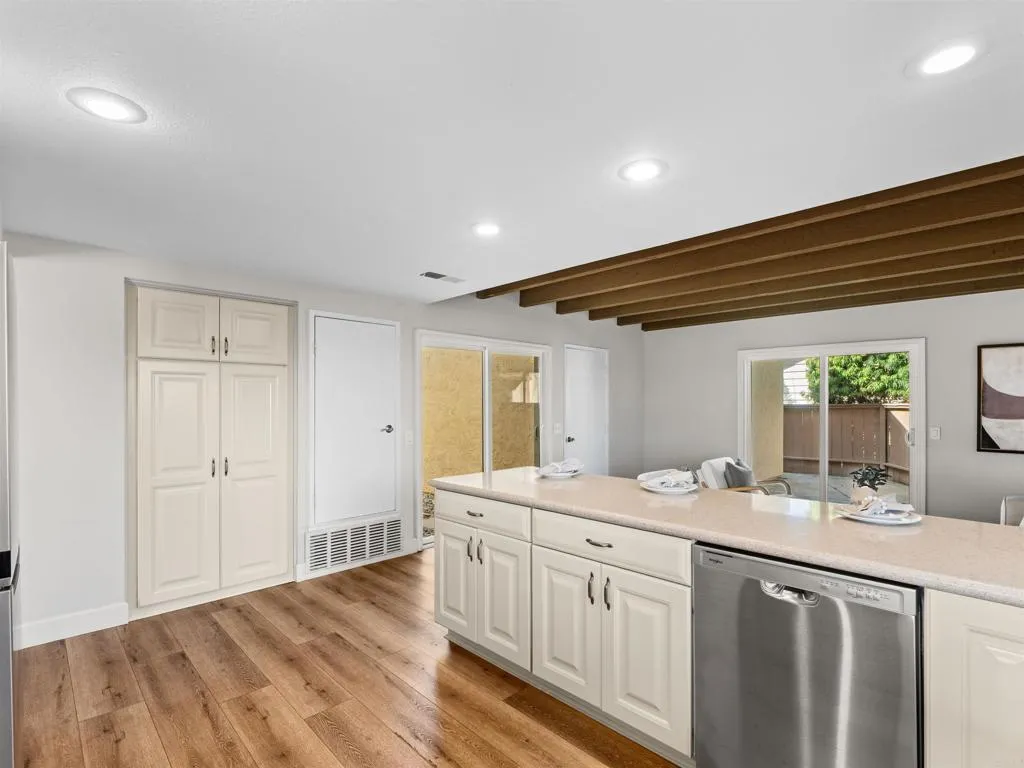 https://cdn.realtyfeed.com/cdn/127/307100307/21d333c1f43d01ef4ba077dd91cebed7.webp