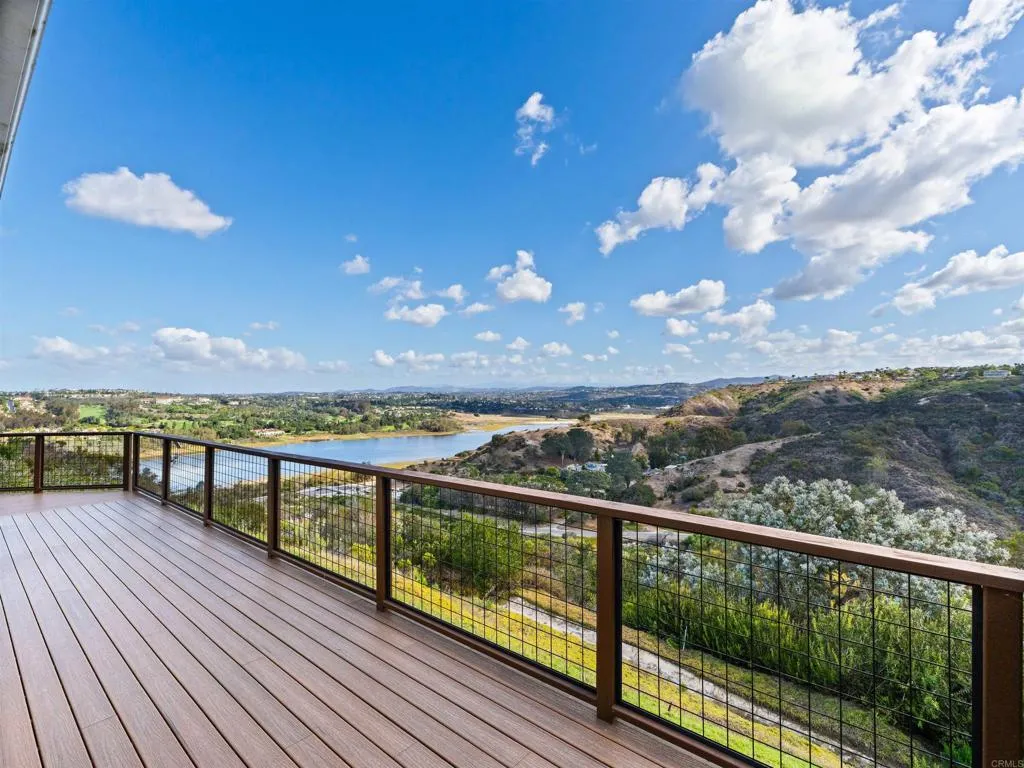 https://cdn.realtyfeed.com/cdn/127/307100307/f942654ea12cfda03df515d3107625f4.webp