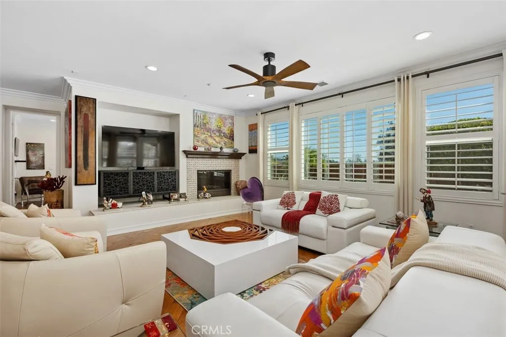 https://cdn.realtyfeed.com/cdn/127/307100346/07cc972a2f472d749fc0b2c645b517dc.webp