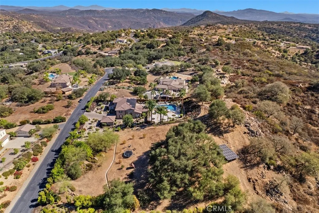 https://cdn.realtyfeed.com/cdn/127/307100346/1556c3c29345a8f5a270dce85aa06d5d.webp