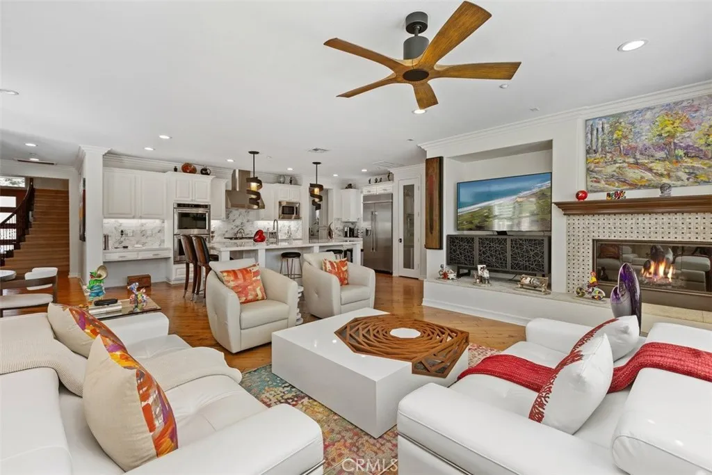 https://cdn.realtyfeed.com/cdn/127/307100346/595138a9ca7cf5e3b9ae79ffda56046e.webp
