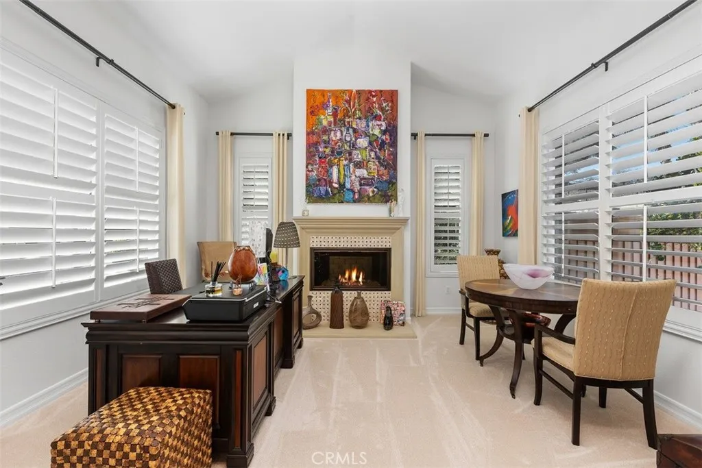 https://cdn.realtyfeed.com/cdn/127/307100346/ca6db5cd2cac4ee12bb32bd7c7926a69.webp
