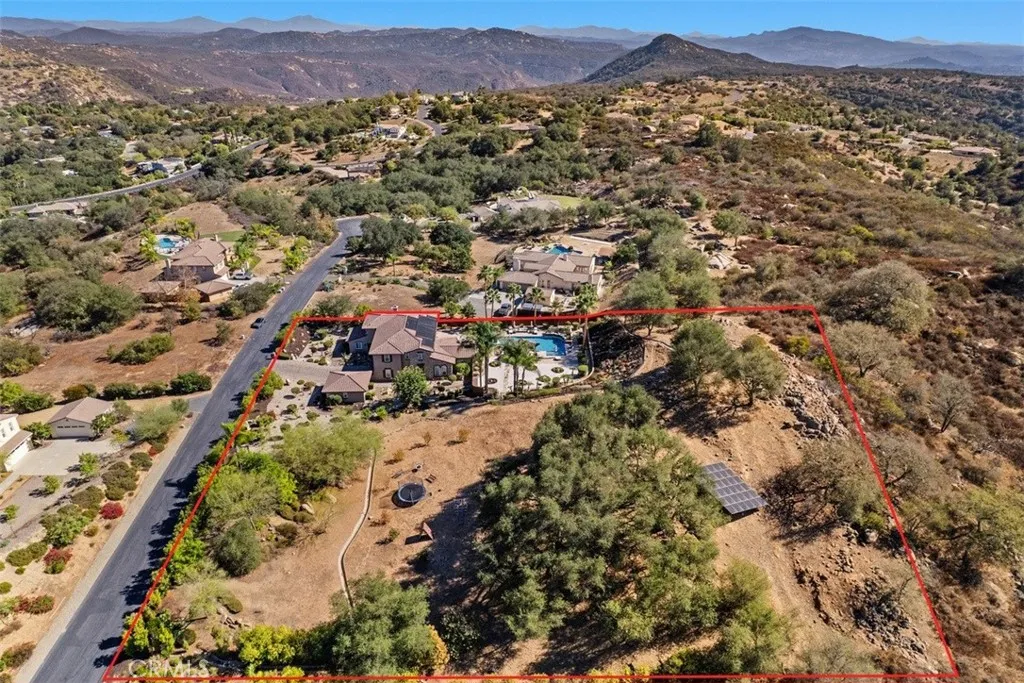 https://cdn.realtyfeed.com/cdn/127/307100346/cc056d324e7b284a9e3daf73262a1da5.webp