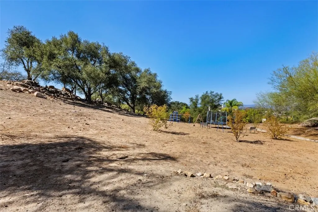 https://cdn.realtyfeed.com/cdn/127/307100346/ed65808913c554df4cc832aad4bc32f1.webp